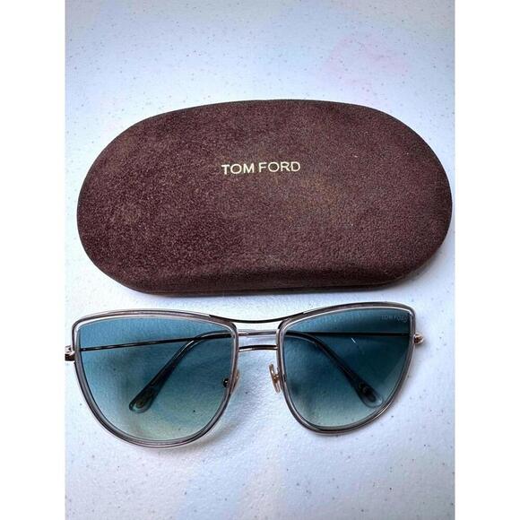 Tom Ford Accessories - Tom Ford Stylish Sunglasses with Case